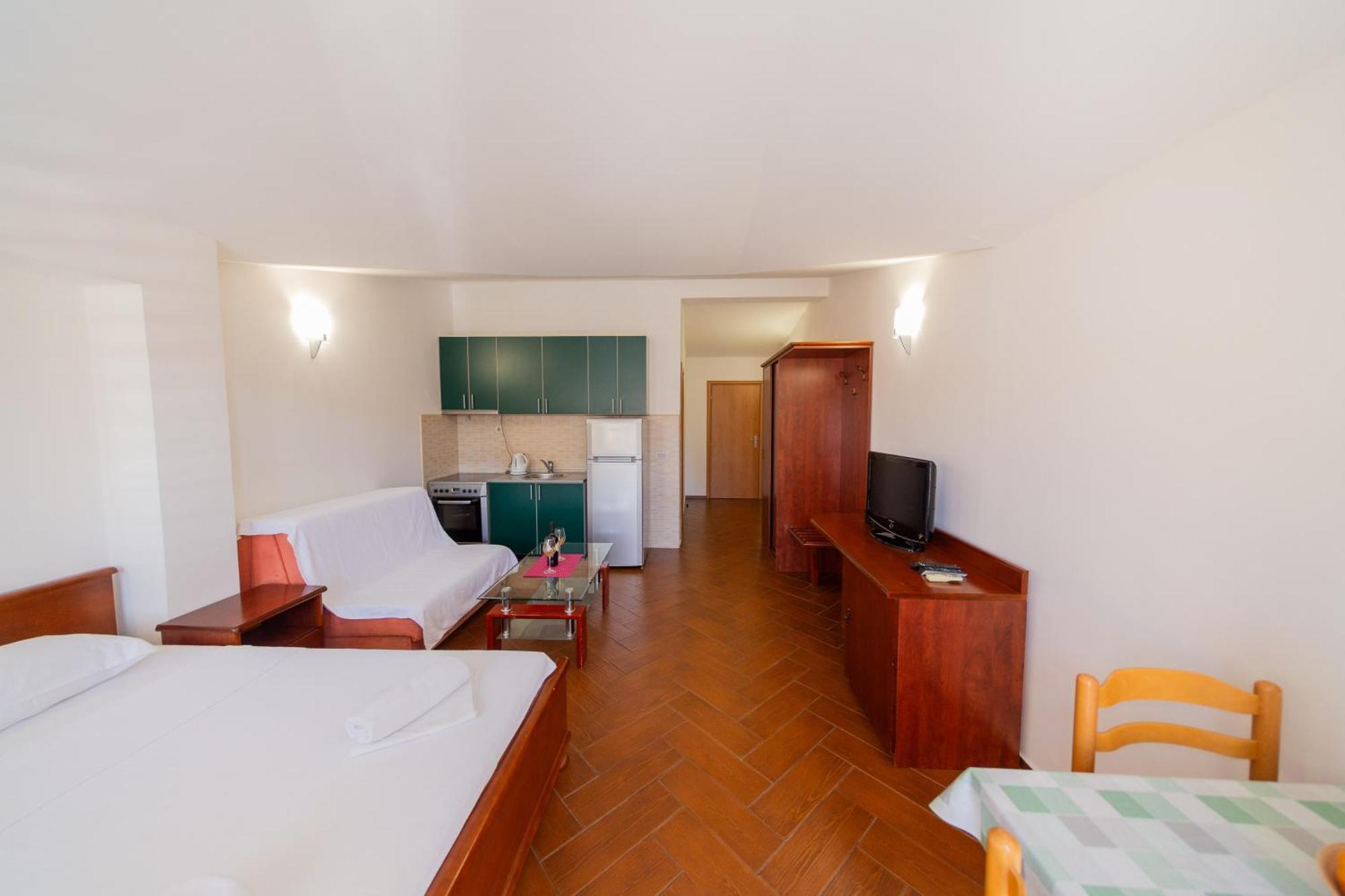 Sms Apartment
