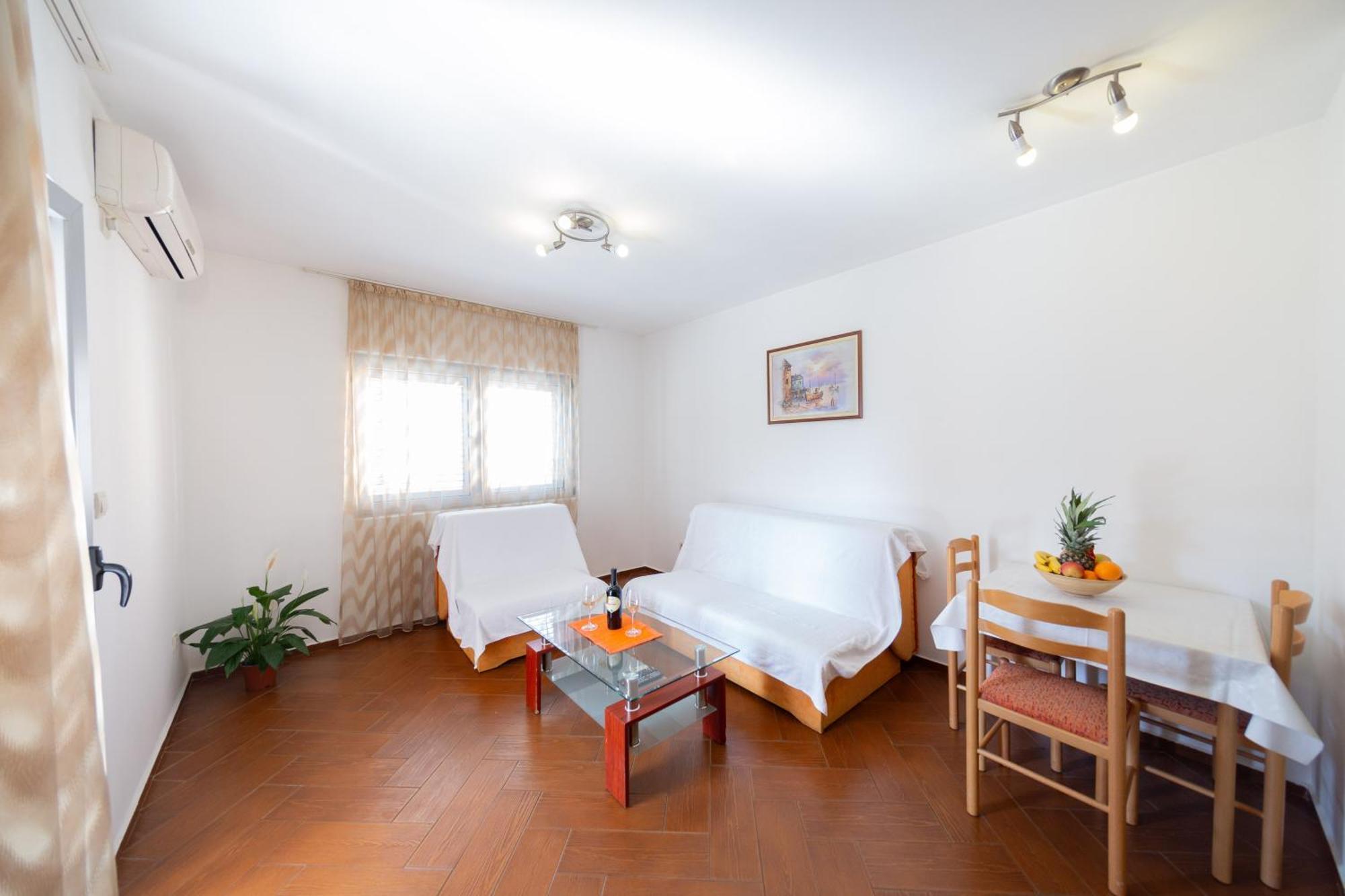 Sms Apartment Budva