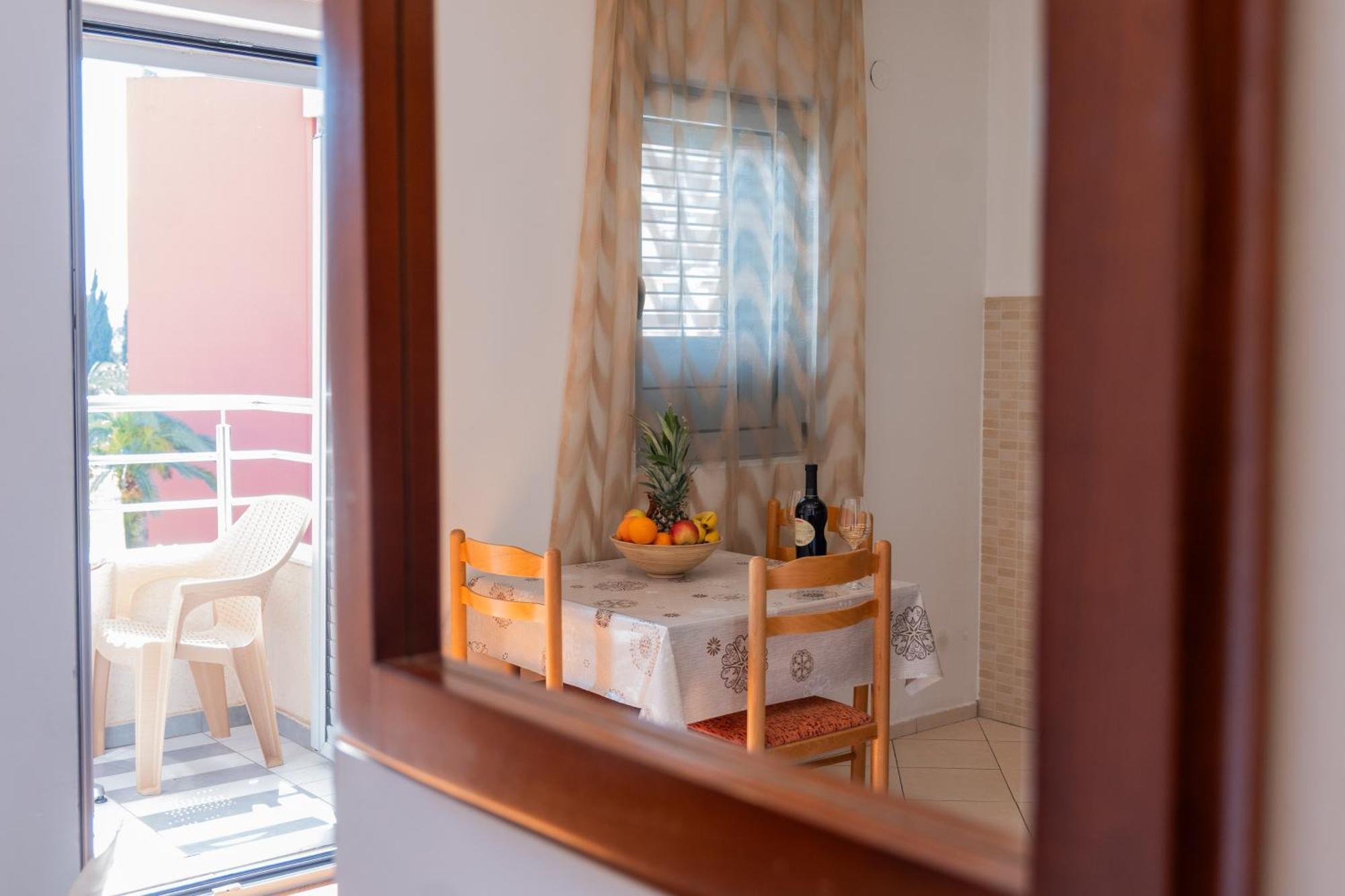 Apartment Sms
