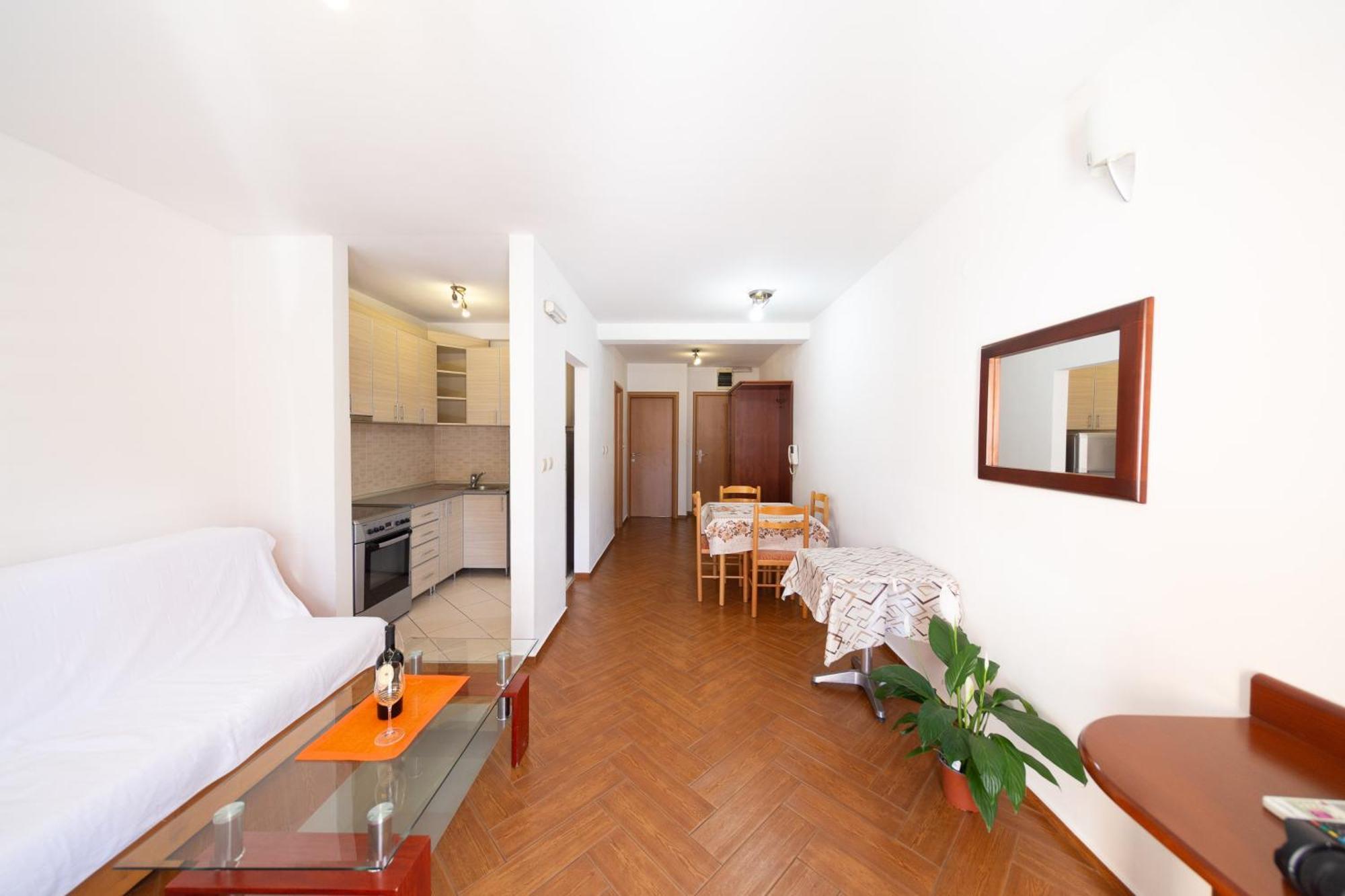 Sms Apartment *