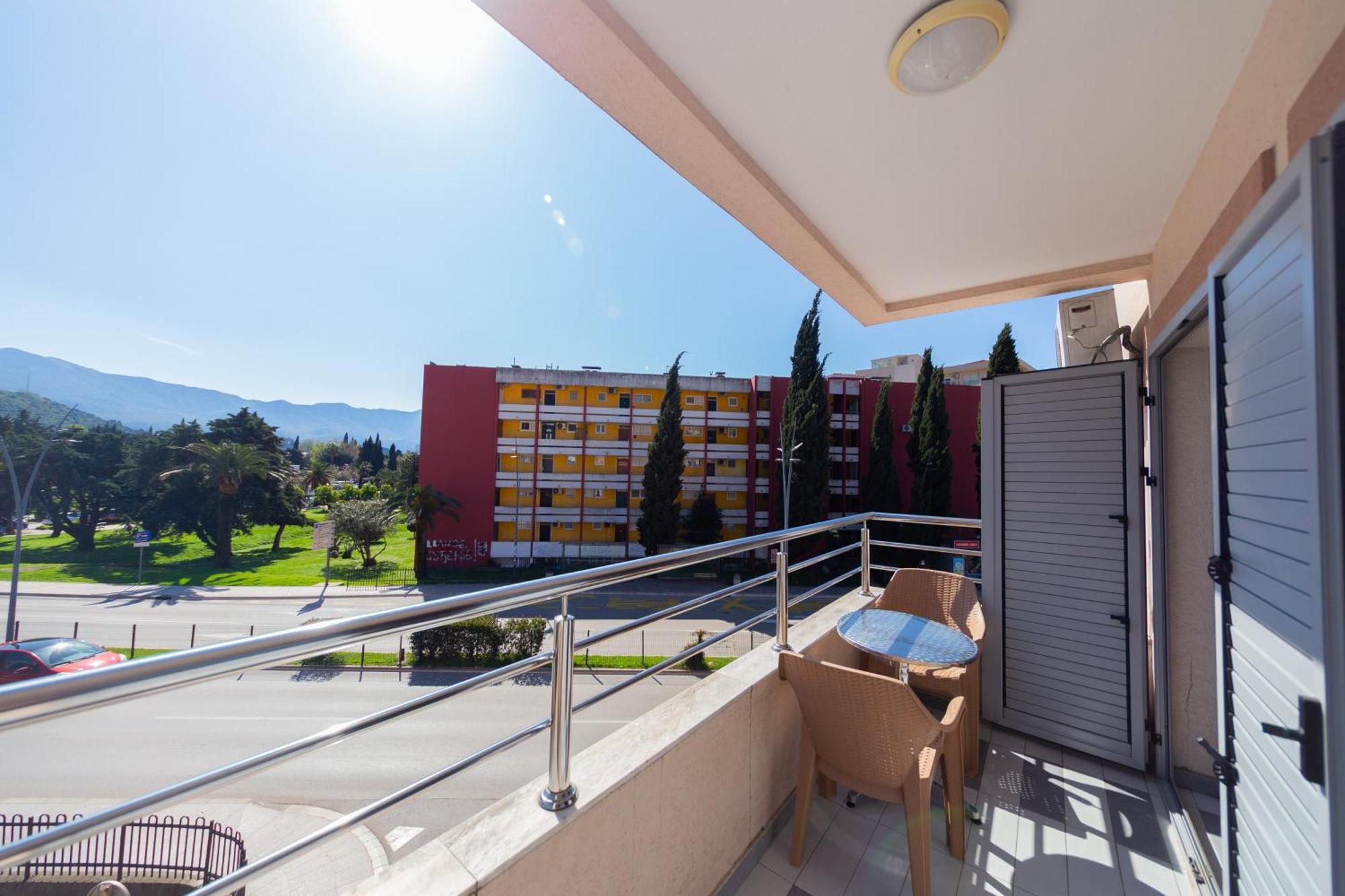 Sms Apartment
