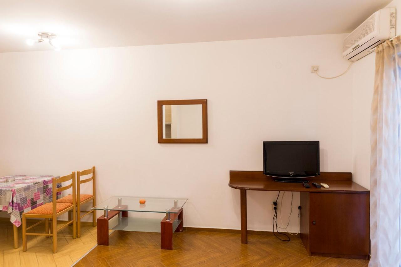 Sms Apartment *