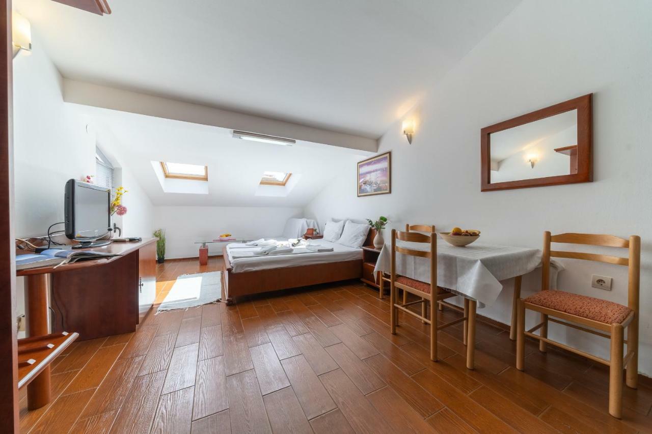Sms Apartment